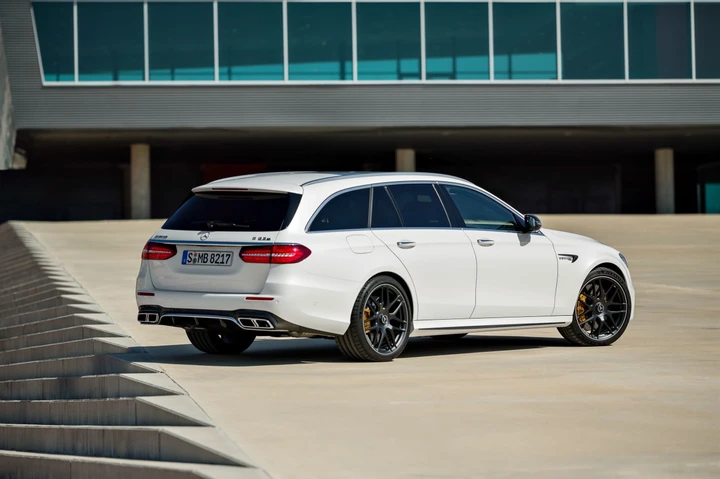 Mercedes-AMG E 63 4MATIC: foto ufficiali della versione 2017