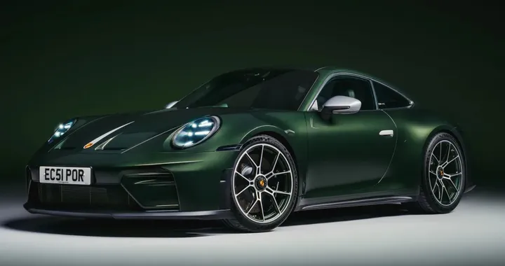 Porsche: 75 anni in UK con una 911 GT3 speciale da oltre 250.000 euro