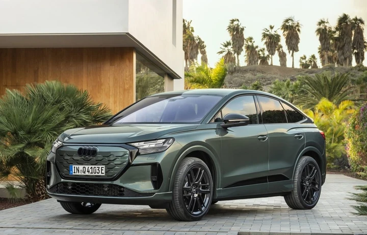 Audi Q4 e-tron 2026: più autonomia, ricarica veloce e debutto V2H
