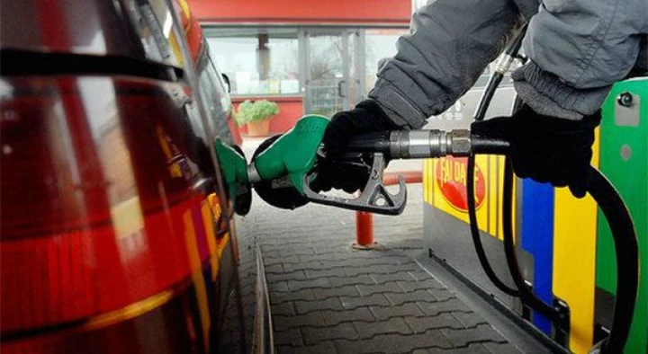 Carburanti: aumenti a Pasqua per benzina e diesel