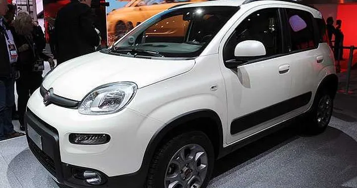 Fiat Panda 4x4: la piccola off-road a Parigi