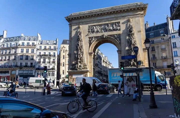 Parigi, due persone su tre senza auto: inquinamento giù del 40% in 10 anni
