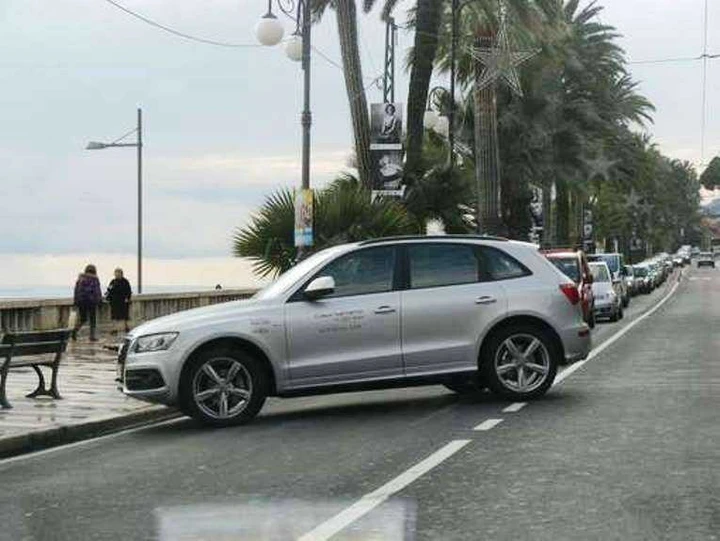 Tassisti di Sanremo contro le courtesy car