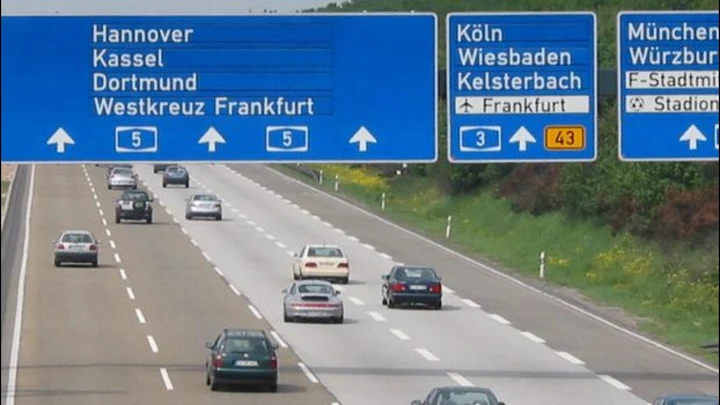 Germania: emergenza CO2, ma le Autobahn restano senza limiti di velocità