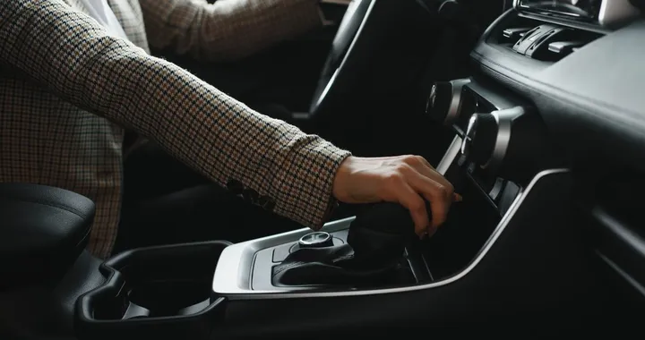 Come preservare la frizione dell’auto: consigli pratici e errori da evitare