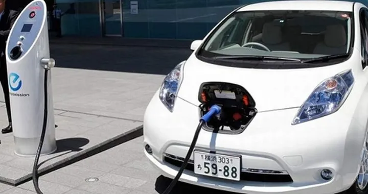 Norvegia: stop alle auto a combustione interna. Dal 2025 solo auto elettriche