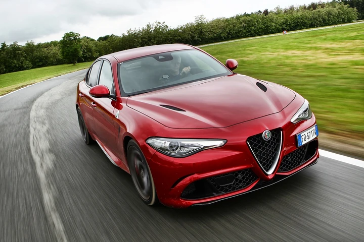 Hertz, il noleggio auto anche con l‘Alfa Romeo Giulia Quadrifoglio