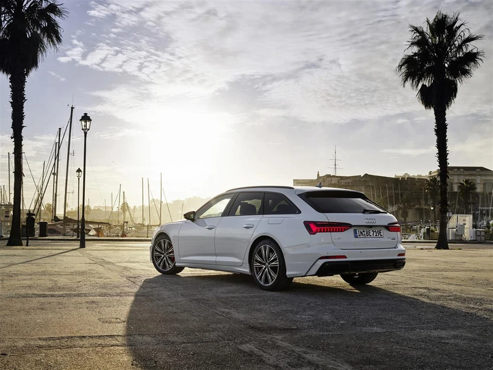 Audi A6 Avant TFSI e quattro: immagini ufficiali