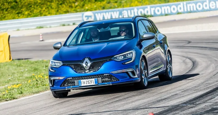 Renault: in pista con la gamma sportiva