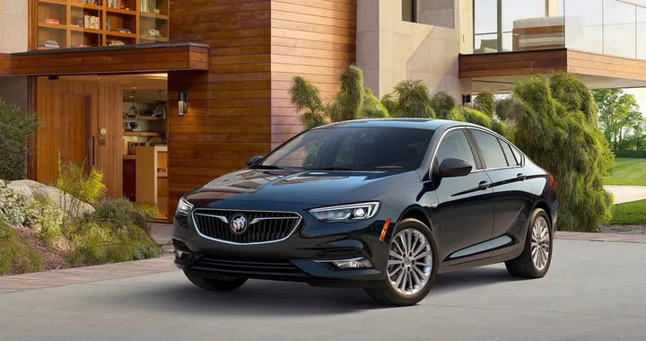 Buick Regal: debuttano le nuove Sportback e TourX