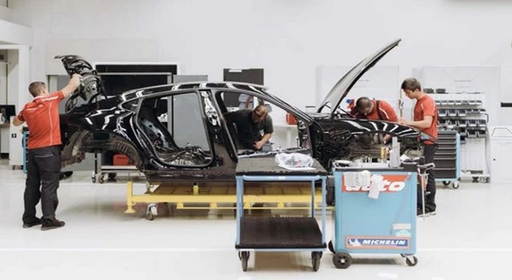 Porsche Mission E: ecco i nuovi teaser