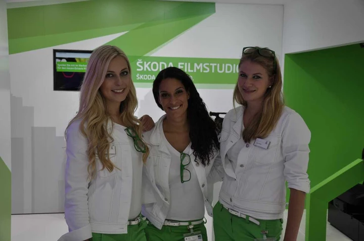 Ragazze al Salone di Francoforte 2013 [2]