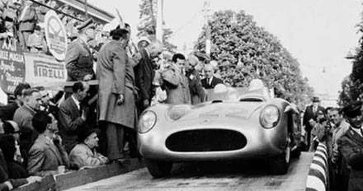 Mercedes alla Mille Miglia con Miki Biasion
