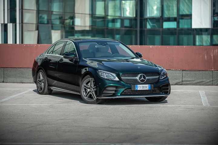 Mercedes Classe C 200 EQ-Boost: la prova su strada