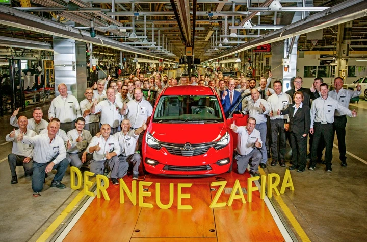 Nuova Opel Zafira: prodotto il primo esemplare
