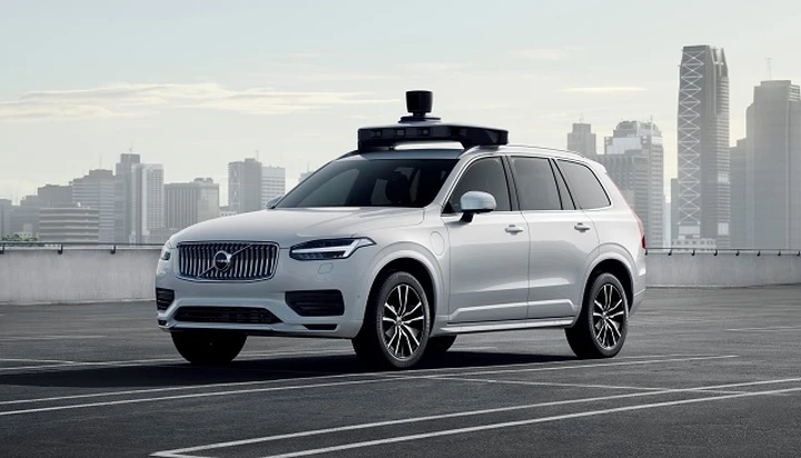 Volvo: ecco il prototipo del SUV XC90 a guida autonoma sviluppato insieme a Uber