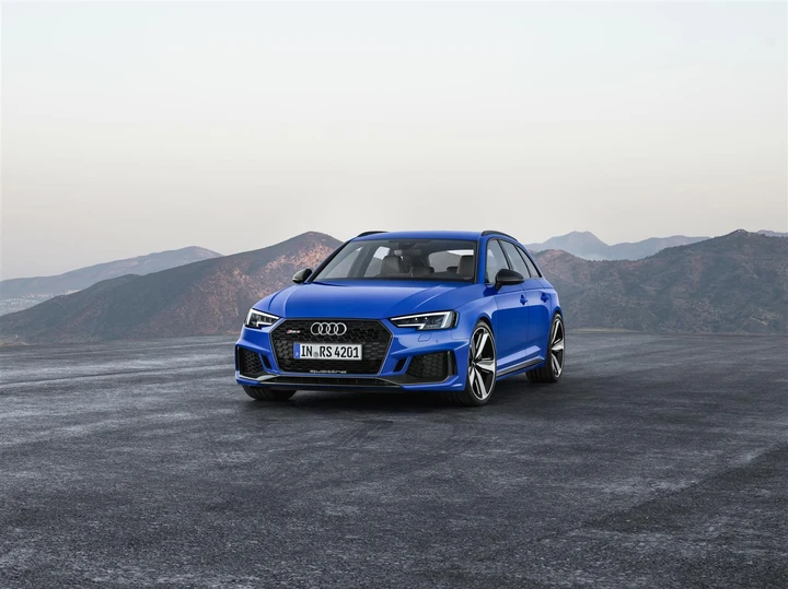 Nuova Audi RS 4 Avant: prezzi da 87.900 euro