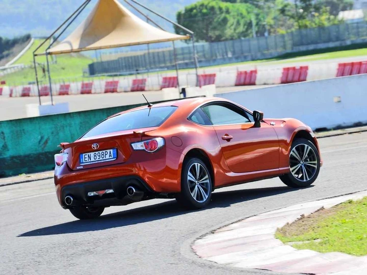 Toyota GT86: la prova su strada e in pista