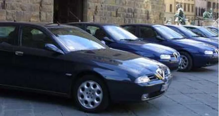 Auto blu a costo zero? Sì, con lo sponsor