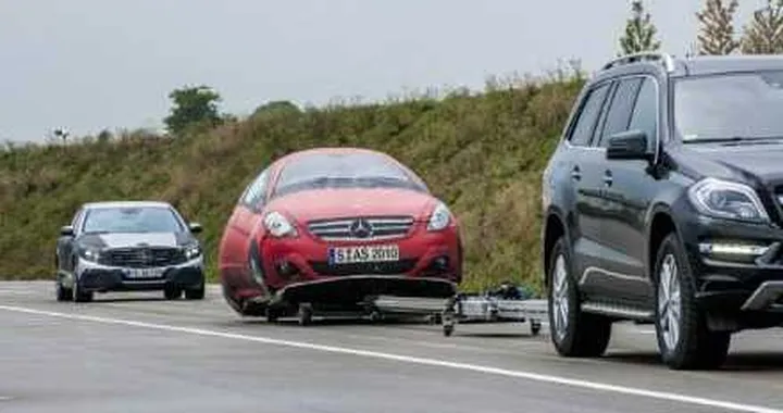 Mercedes Classe S 2014: verso l'autonomous car