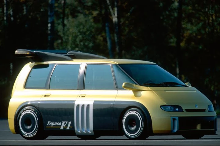 Renault: al Retromobile Show per celebrare 3 anniversari