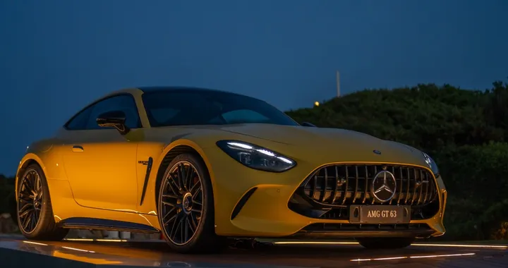 Mercedes-Benz: al Phi Beach quattro anni di lusso e innovazione nella Costa Smeralda