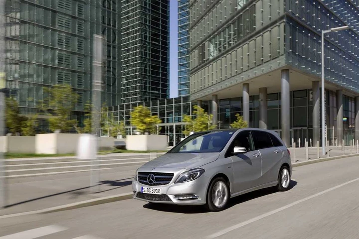 Mercedes Classe B: immagini ufficiali inedite