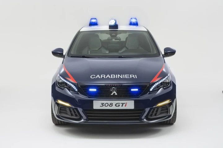 La Peugeot 308 GTI indossa la divisa dei Carabinieri
