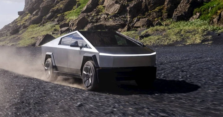 Tesla Cybertruck: scorte record e vendite difficili negli Stati Uniti