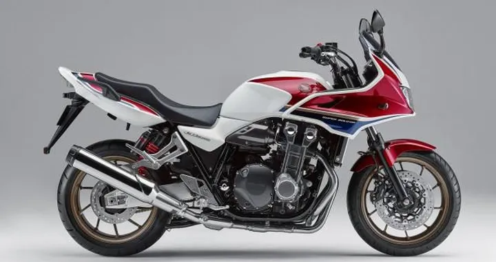 Honda lancia le CB1300 e CB400 per il mercato giapponese