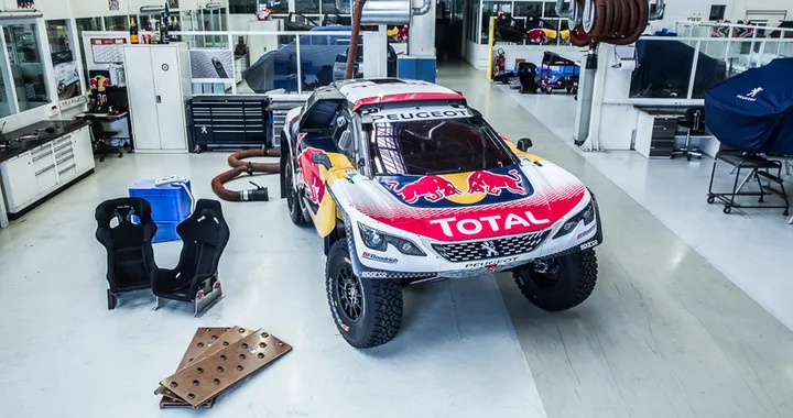 Peugeot 3008 DKR: svelata la livrea per la Dakar 2017