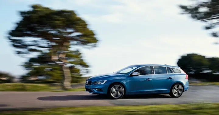 Nuova Volvo V60 Plug-in Hybrid R-Design
