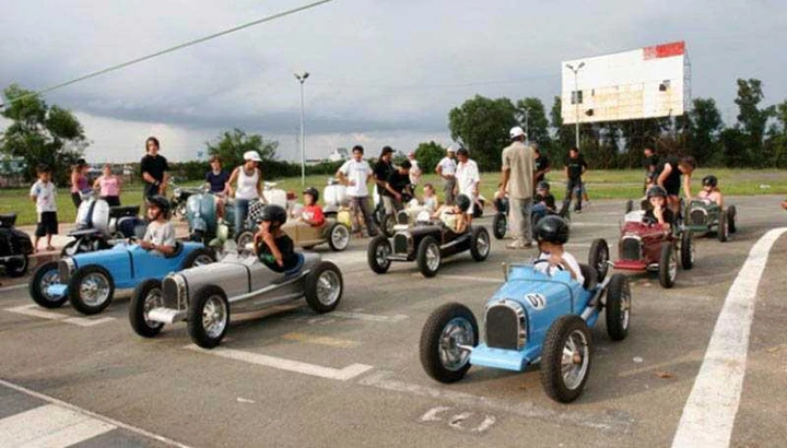 Auto in scala; passione per adulti