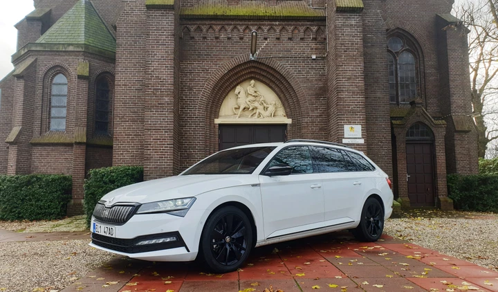 Skoda Superb iV 2020, primo contatto con l’ammiraglia ibrida plug-in