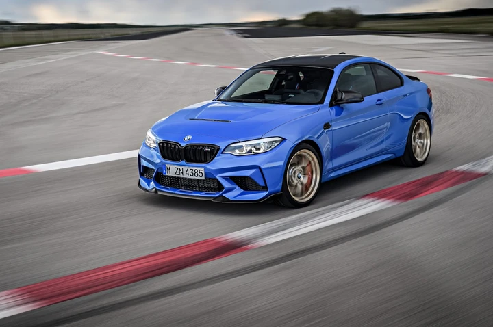 Bmw M2 CS 2020: immagini ufficiali