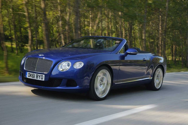 Bentley Continental GTC 2012 6.0 V12 al Salone di Pechino