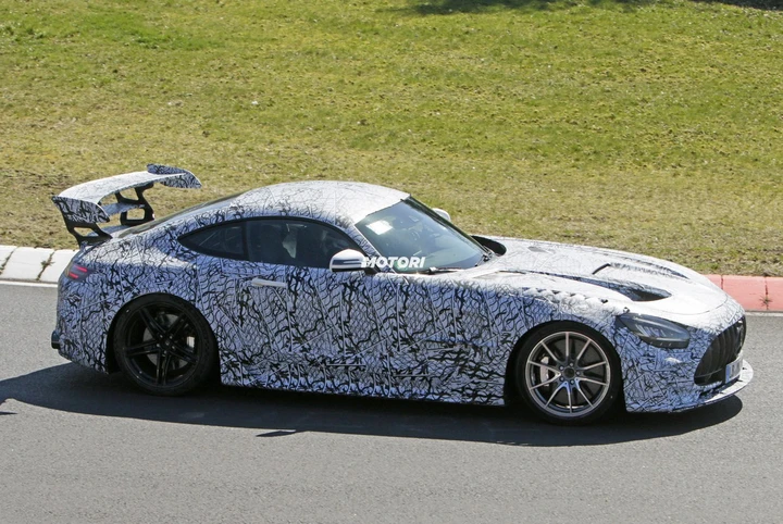 Mercedes-AMG GT Black Series, le foto spia