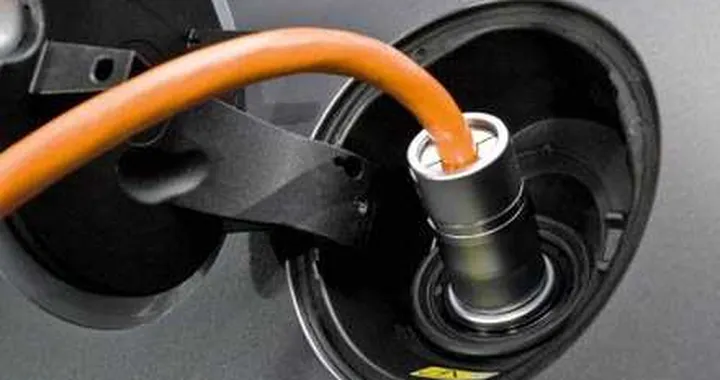 Spazio alle auto elettriche al 