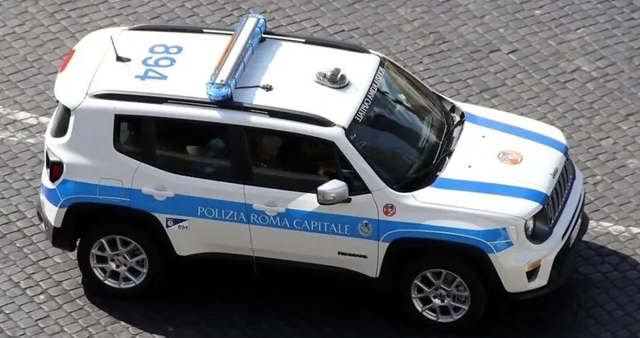La Jeep Renegade 4xe per la Polizia Locale di Roma