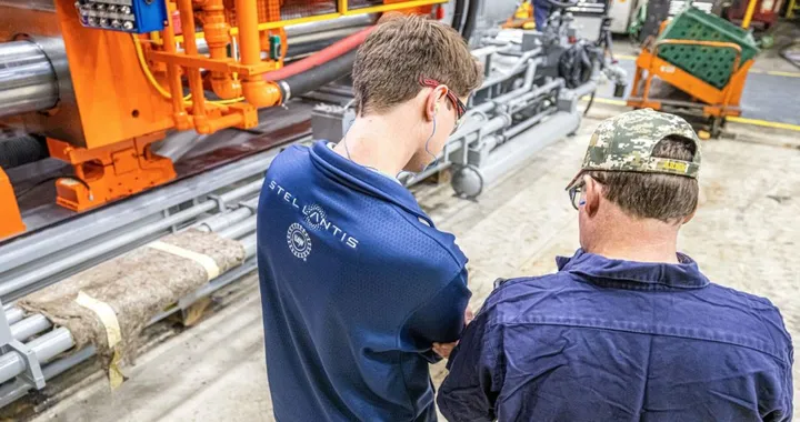 Dazi USA: Stellantis ferma la produzione