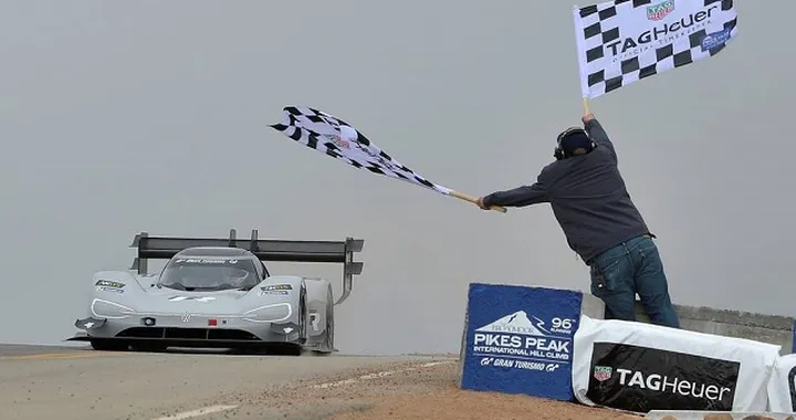 Pikes Peak 2018: il trionfo di Volkswagen e della nuova mobilità elettrica