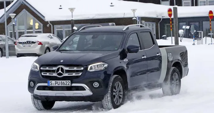Mercedes Classe X: foto spia della versione a passo lungo