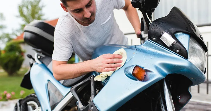 Coronavirus: sanificazione moto e scooter, i consigli per la pulizia