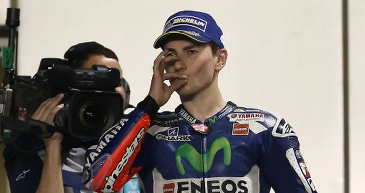 Lorenzo, il significato del gesto sul podio