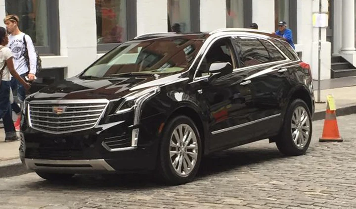 Cadillac XT5: le prime immagini corrono sul web