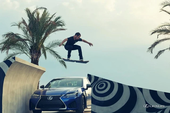 Lexus: l’Hoverboard entra in azione