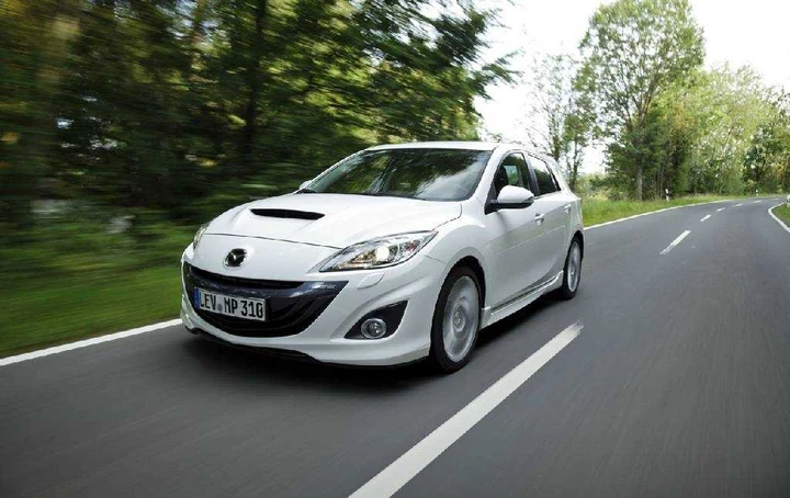 Mazda 3 Facelift 2012: ancora più efficiente