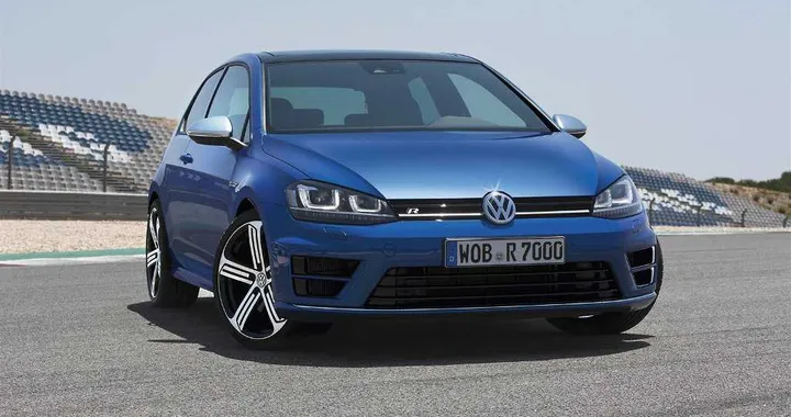 Nuova Volkswagen Golf R 300 CV: mai così cattiva