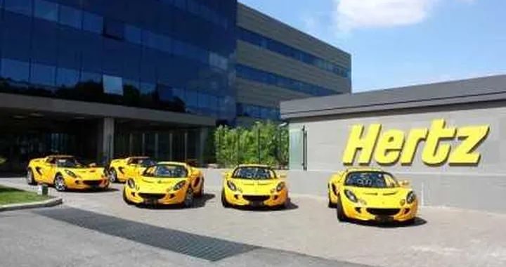 Truffa alla Hertz: una banda rivendeva le auto noleggiate