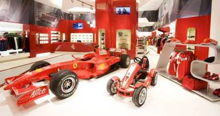 Nurburgring: inaugurato il primo Ferrari Store tedesco